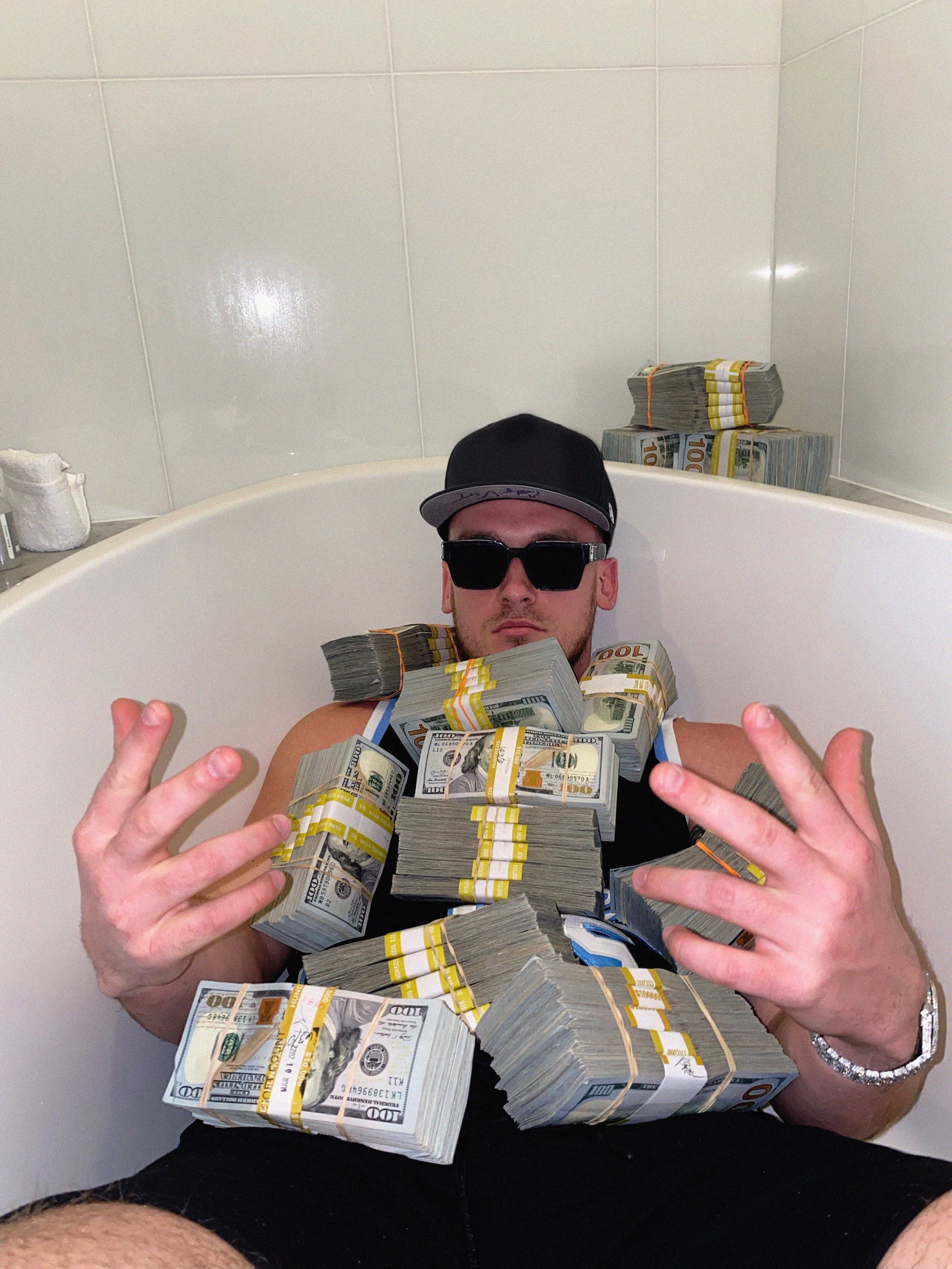 Codycoverspreads Free Chat