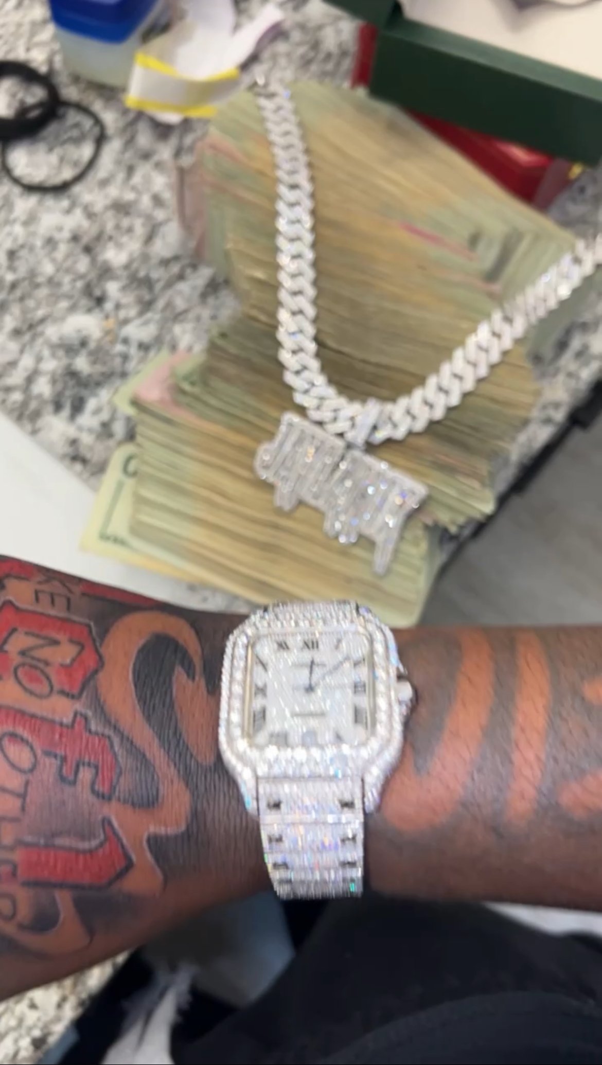 @Jaylan1K MAX PLAYS!