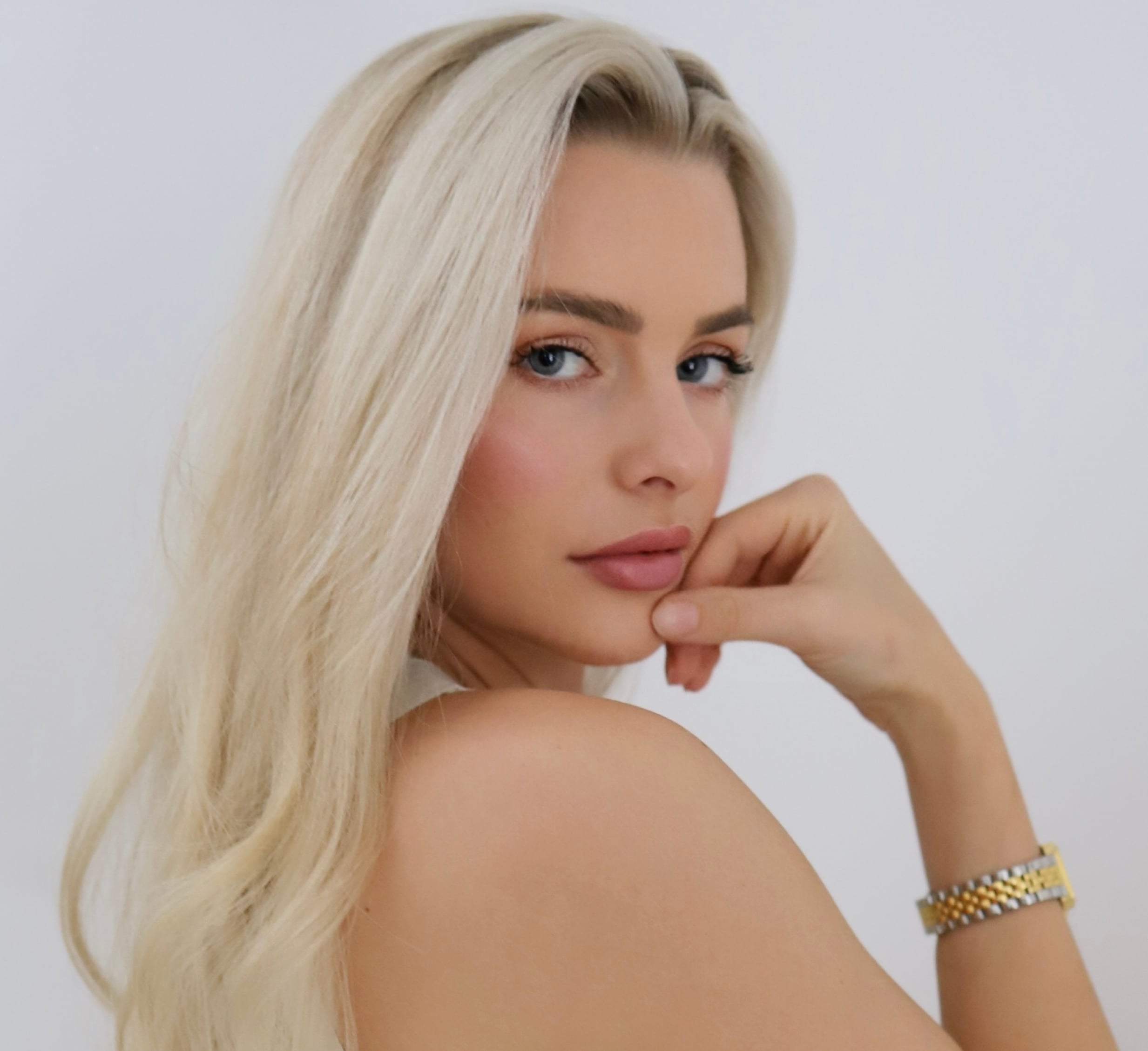 GLOWING GODDESS Community